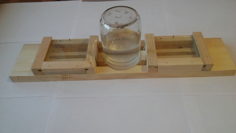 Кормушка-потолочина, деревянная