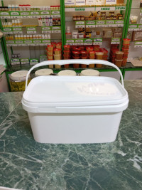 Контейнер 3,3 л с крышкой и ручкой