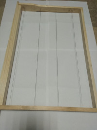 Рамка гнездовая, сбитая и оснащенная проволокой