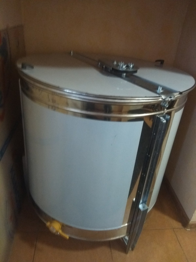 Медогонка 4-рам. электрическая, с синхронным поворотом кассет